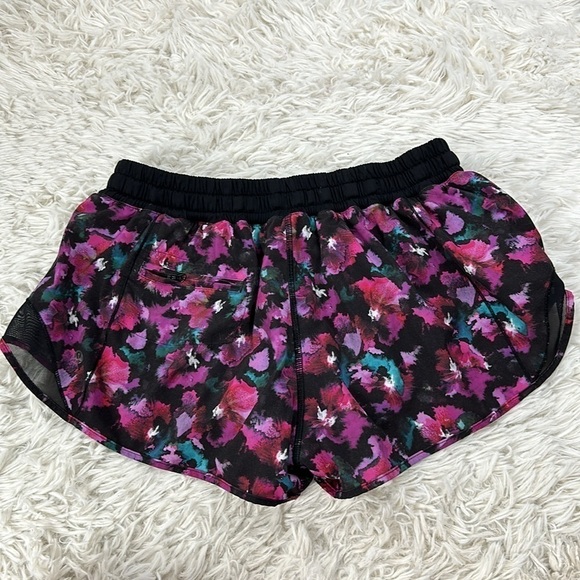Lululemon Hotty Hot Short Mini Midnight Bloom Black Deep Fuschia / Black - Picture 5 of 6